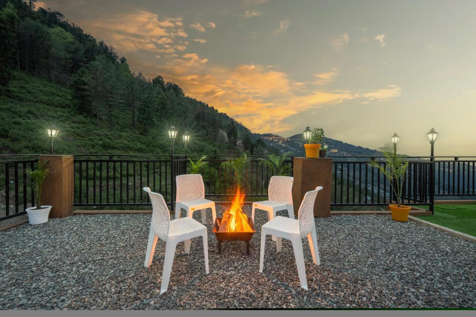 The Countryside Retreat I Vacations I Conference I Mice I Family Events I Open Air Terrace I Sky Bonfire I Kufri By Exotic Stays Shimla Bagian luar foto